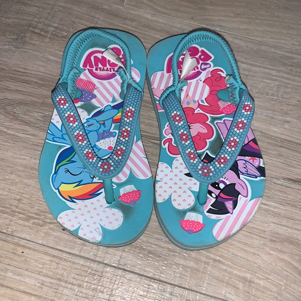 My Little Pony blue pony 5/6 summer flip flops